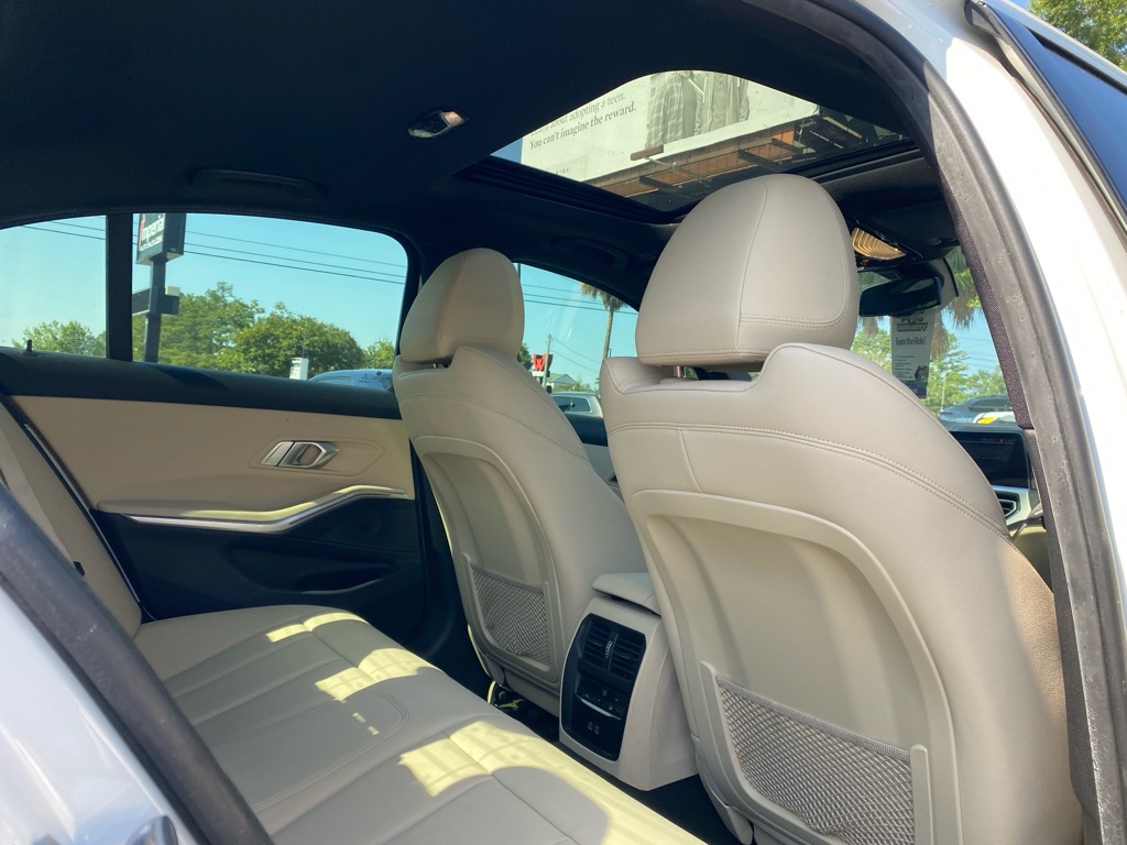 Photo 42 of this BMW 330I