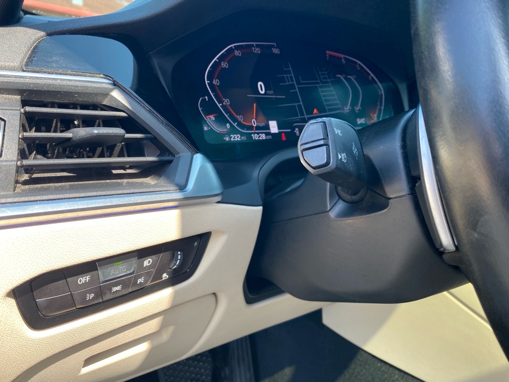 Photo 33 of this BMW 330I