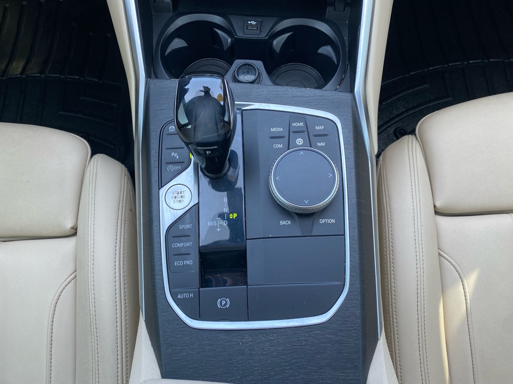 Photo 24 of this BMW 330I