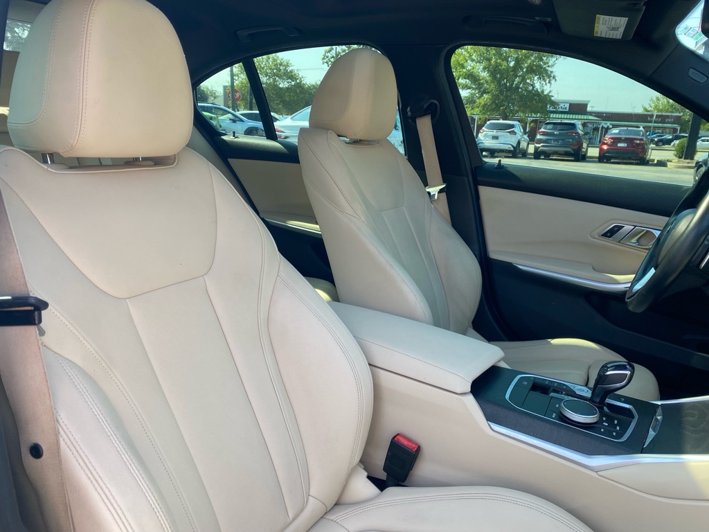 Photo 37 of this BMW 330I