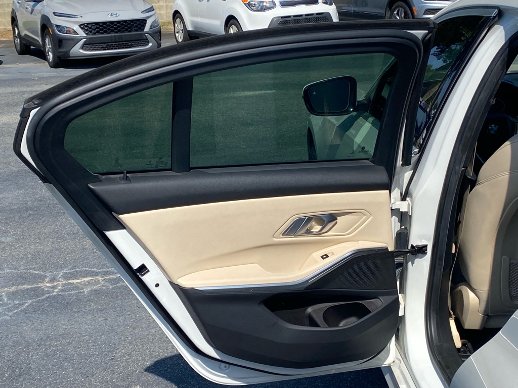Photo 61 of this BMW 330I