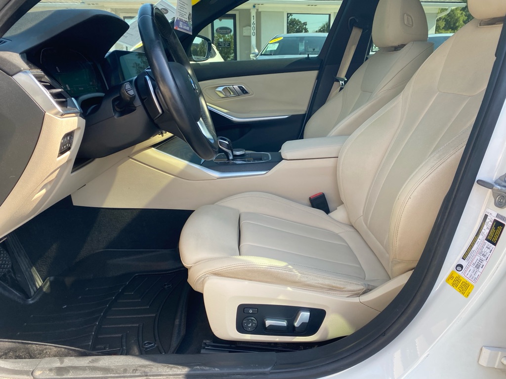 Photo 29 of this BMW 330I