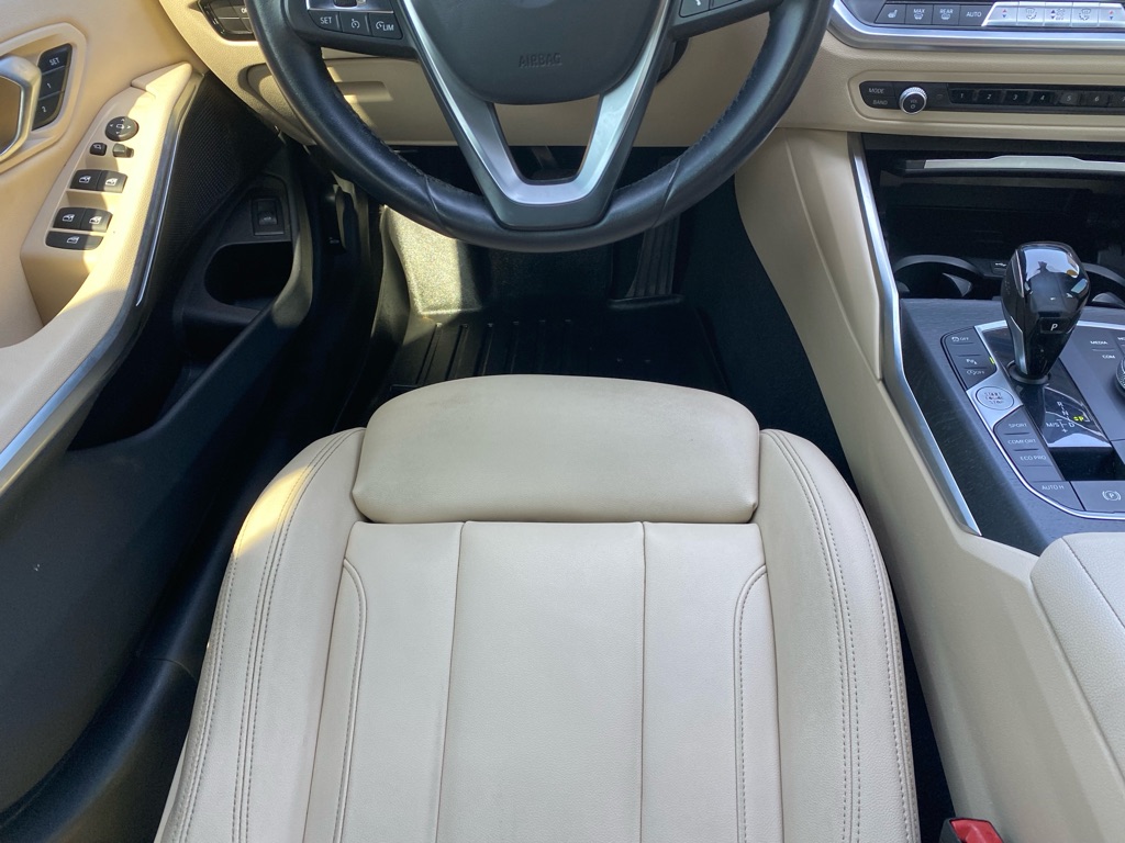 Photo 18 of this BMW 330I
