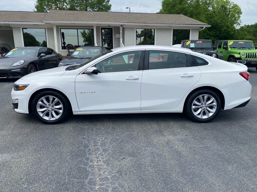Photo 3 of this CHEVROLET MALIBU