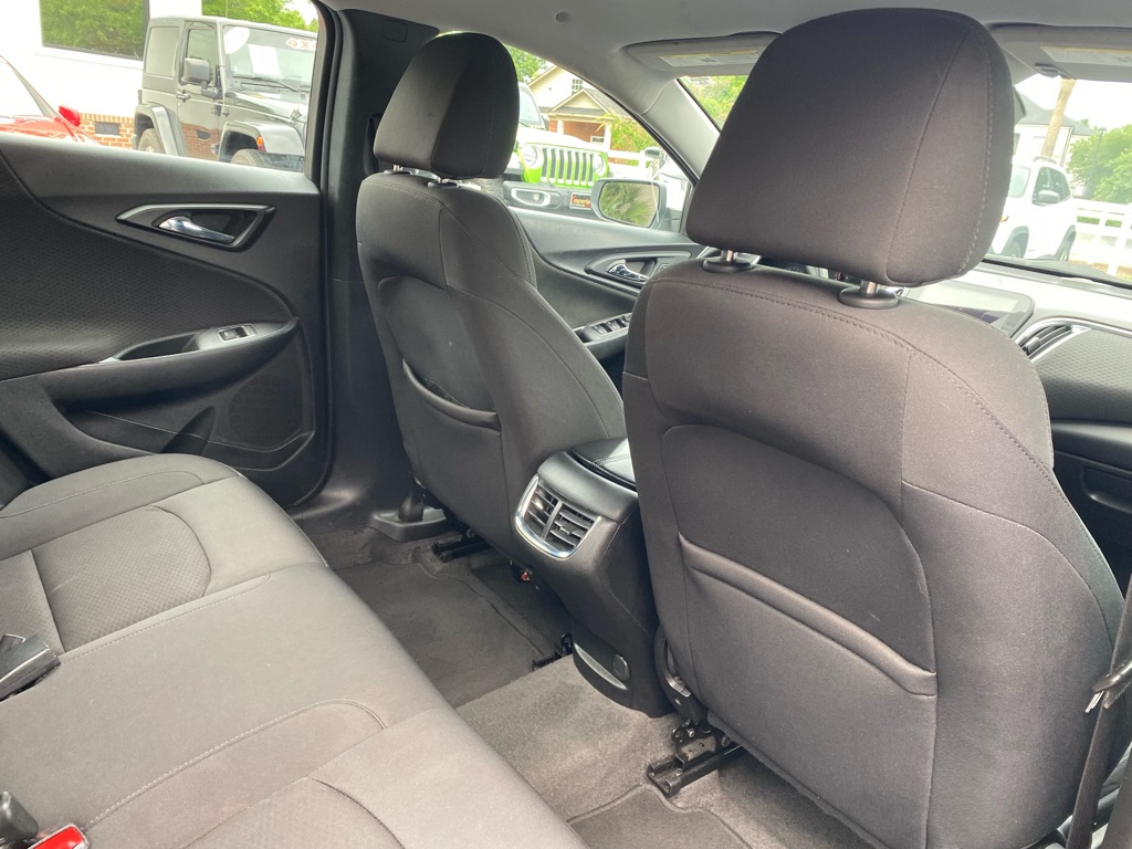 Photo 40 of this CHEVROLET MALIBU