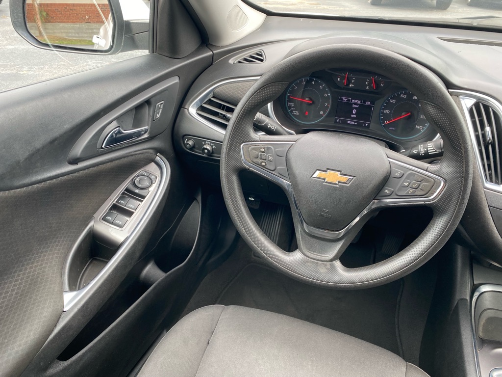 Photo 18 of this CHEVROLET MALIBU