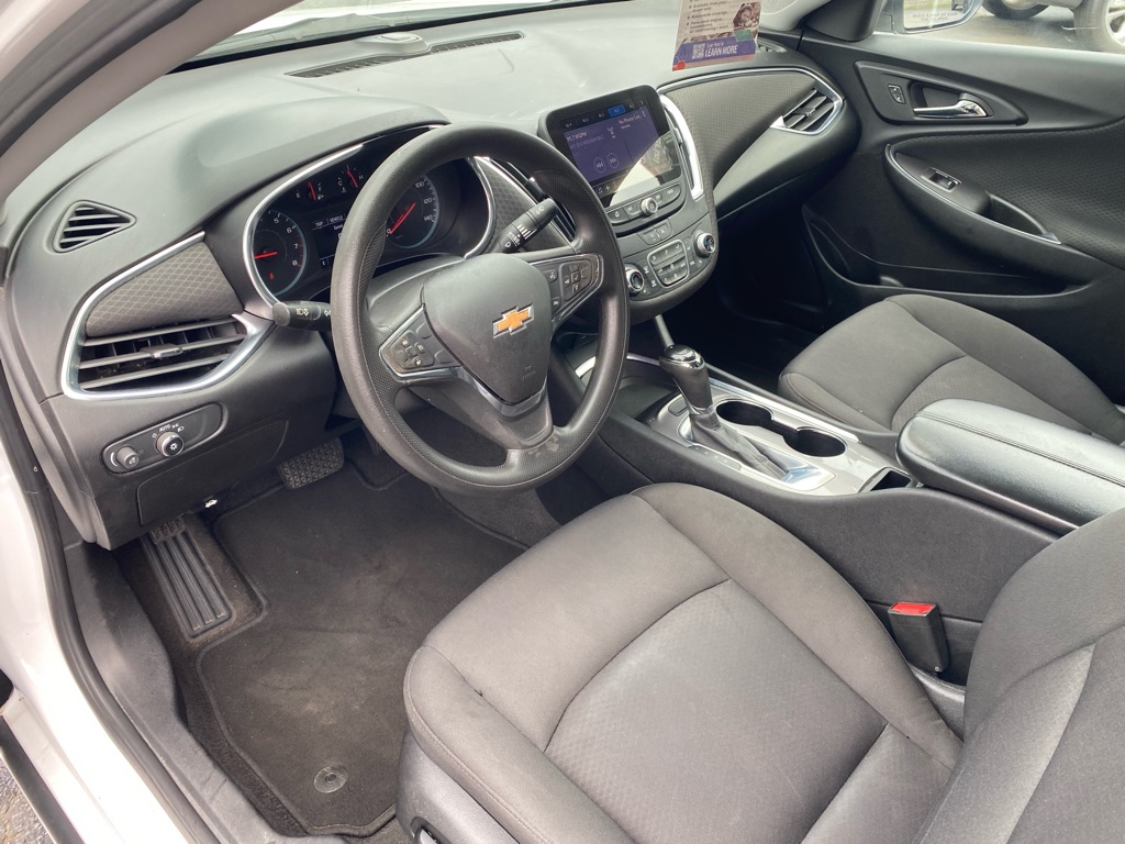 Photo 29 of this CHEVROLET MALIBU