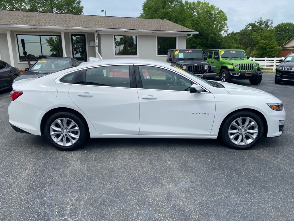 Photo 6 of this CHEVROLET MALIBU