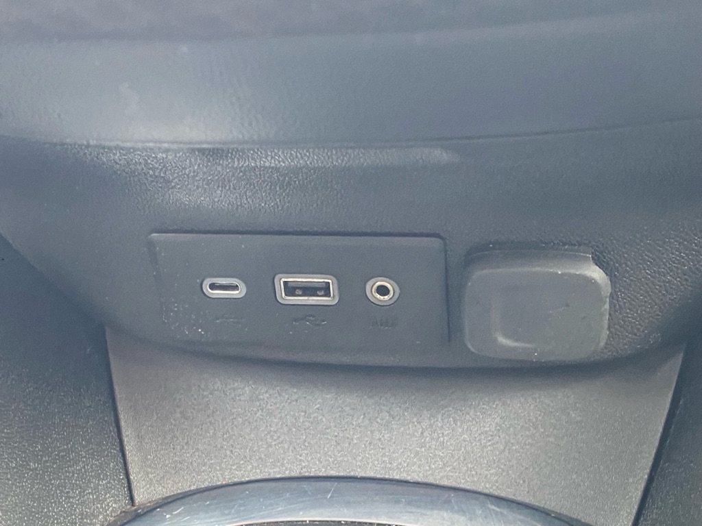 Photo 23 of this CHEVROLET MALIBU