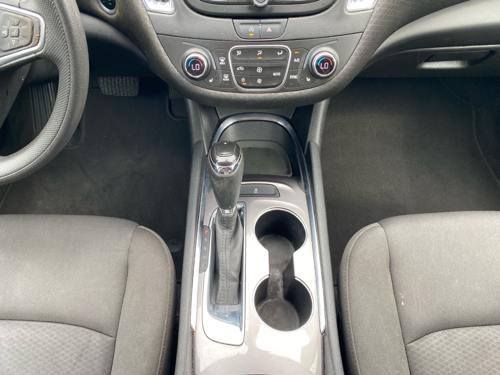 Photo 24 of this CHEVROLET MALIBU