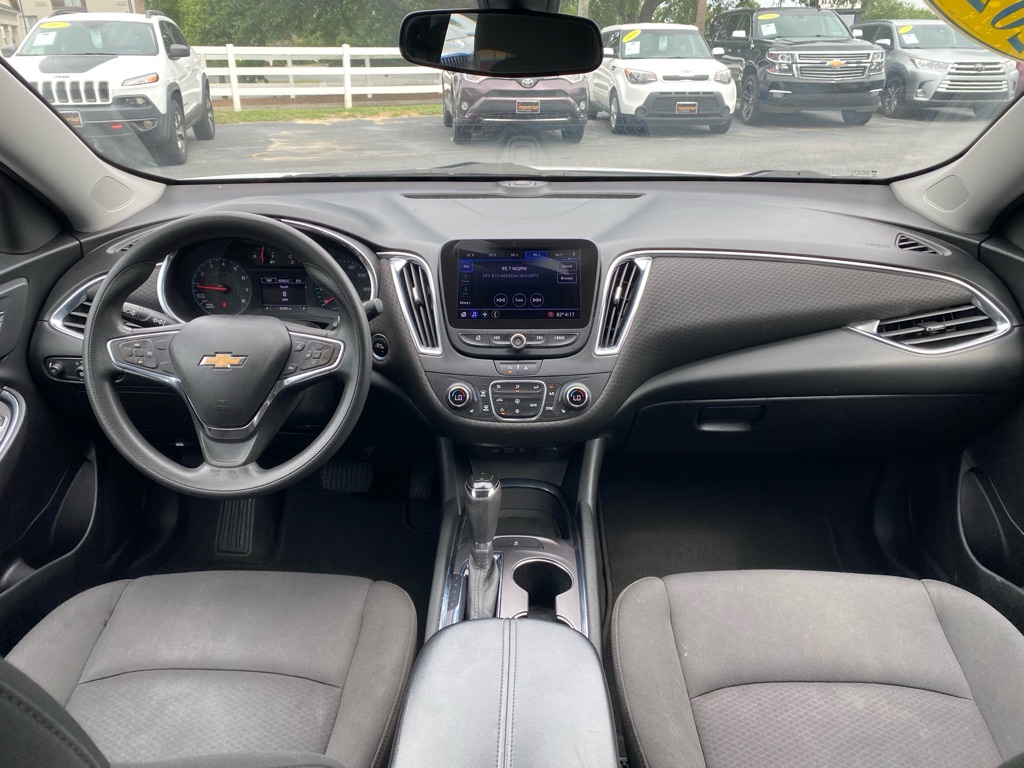 Photo 13 of this CHEVROLET MALIBU
