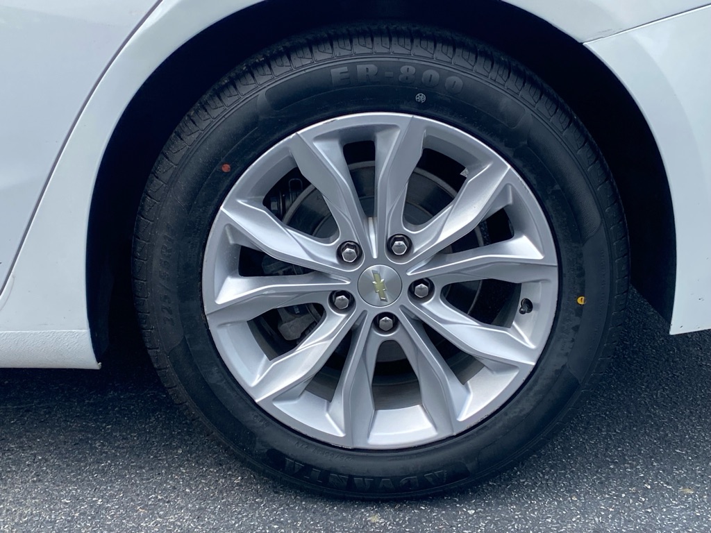 Photo 11 of this CHEVROLET MALIBU