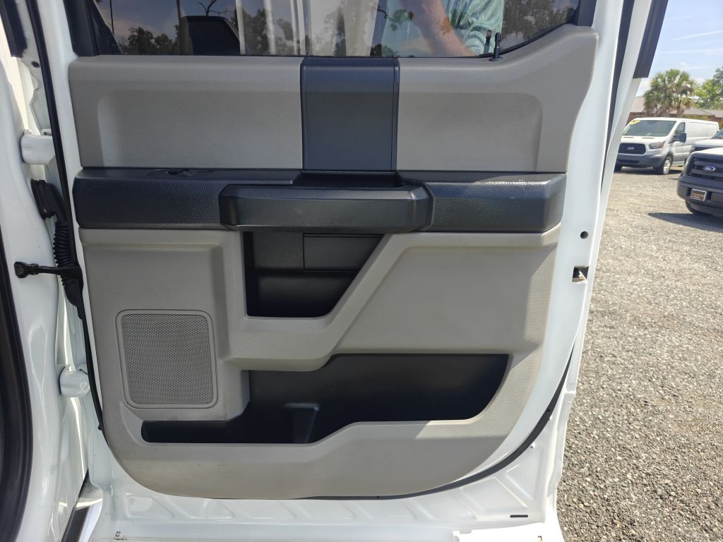Photo 31 of this FORD F250 SUPER DUTY