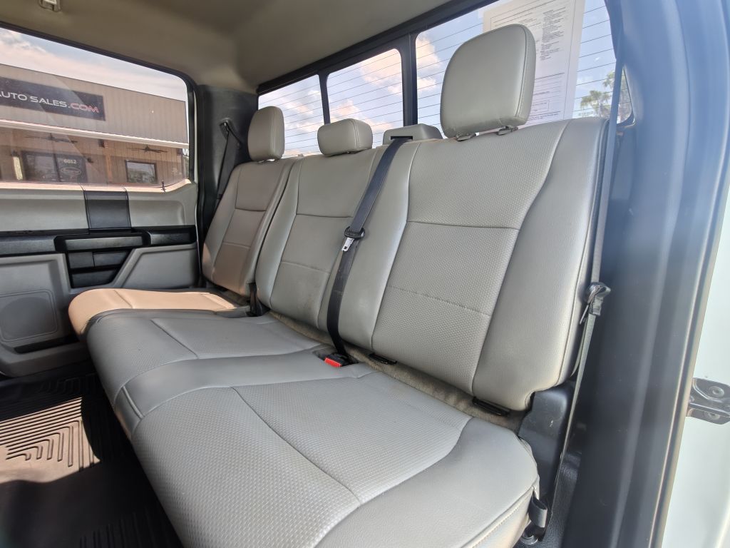 Photo 30 of this FORD F250 SUPER DUTY