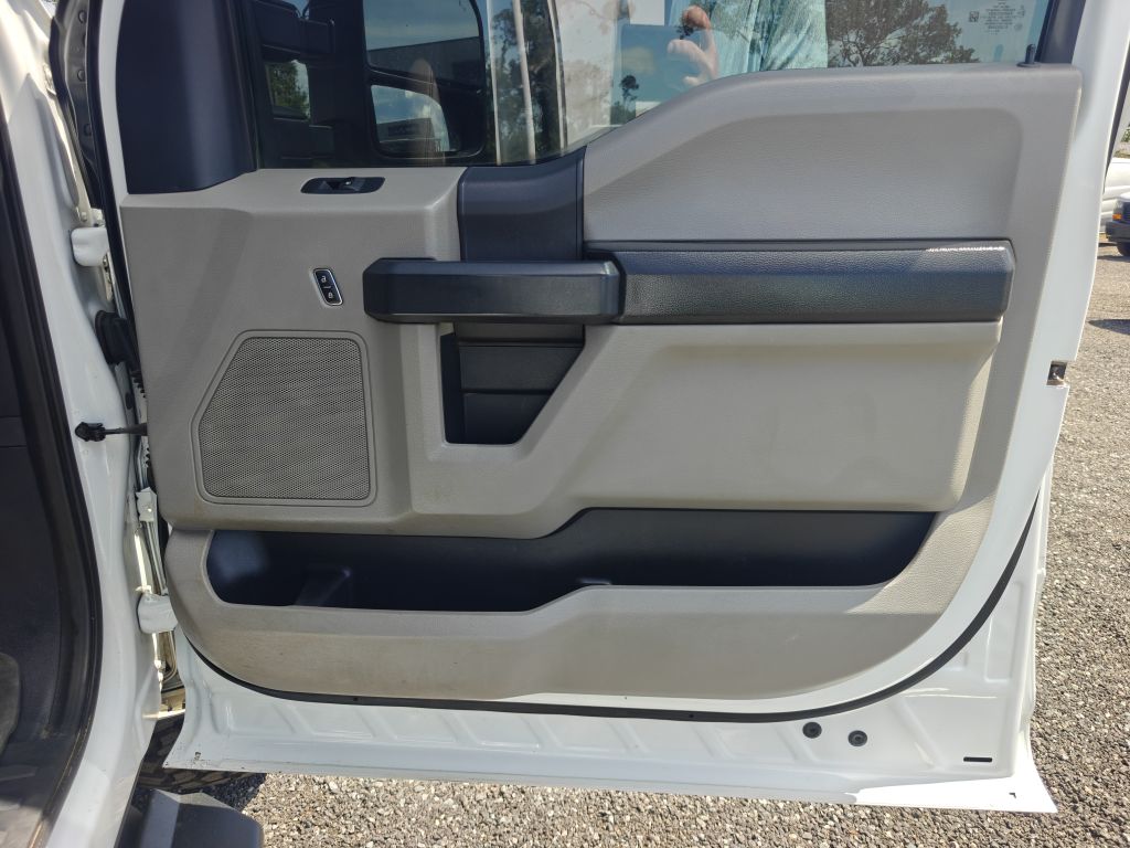 Photo 35 of this FORD F250 SUPER DUTY