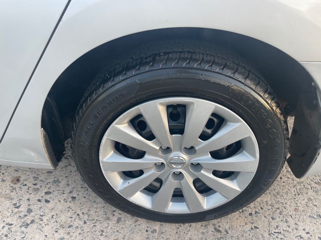 Photo 7 of this NISSAN SENTRA