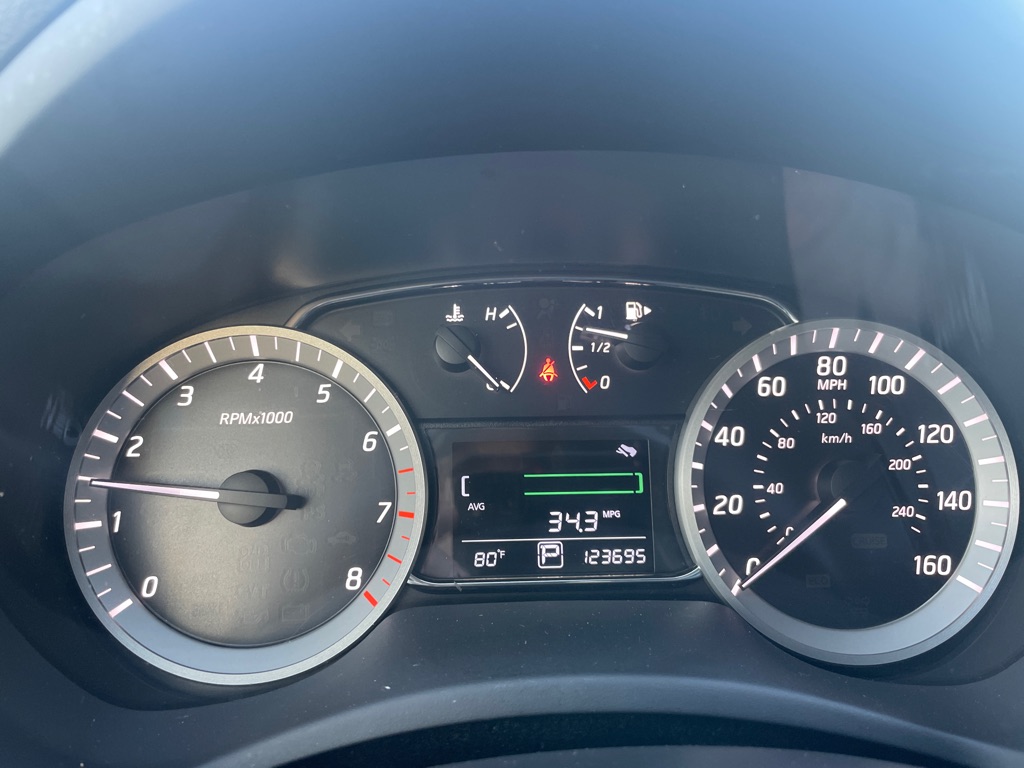 Photo 16 of this NISSAN SENTRA