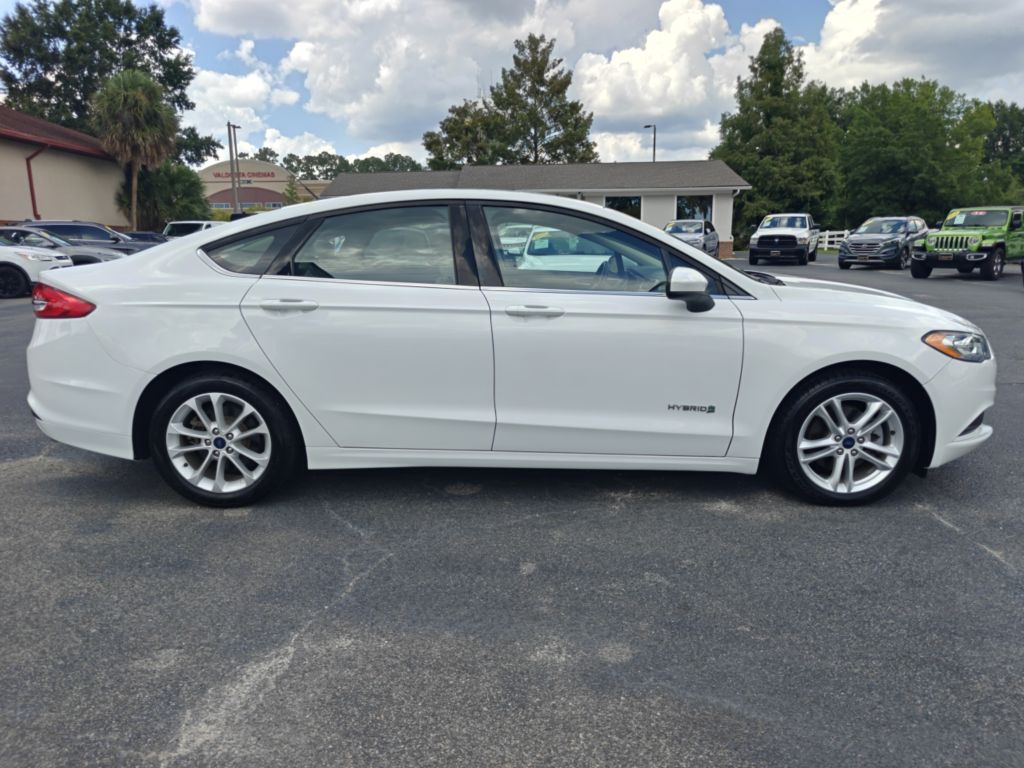 Photo 2 of this FORD FUSION HYBRID