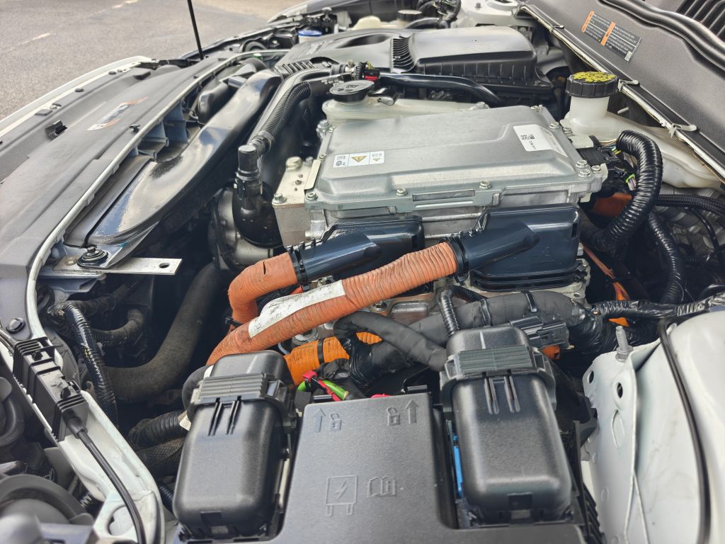 Photo 43 of this FORD FUSION HYBRID
