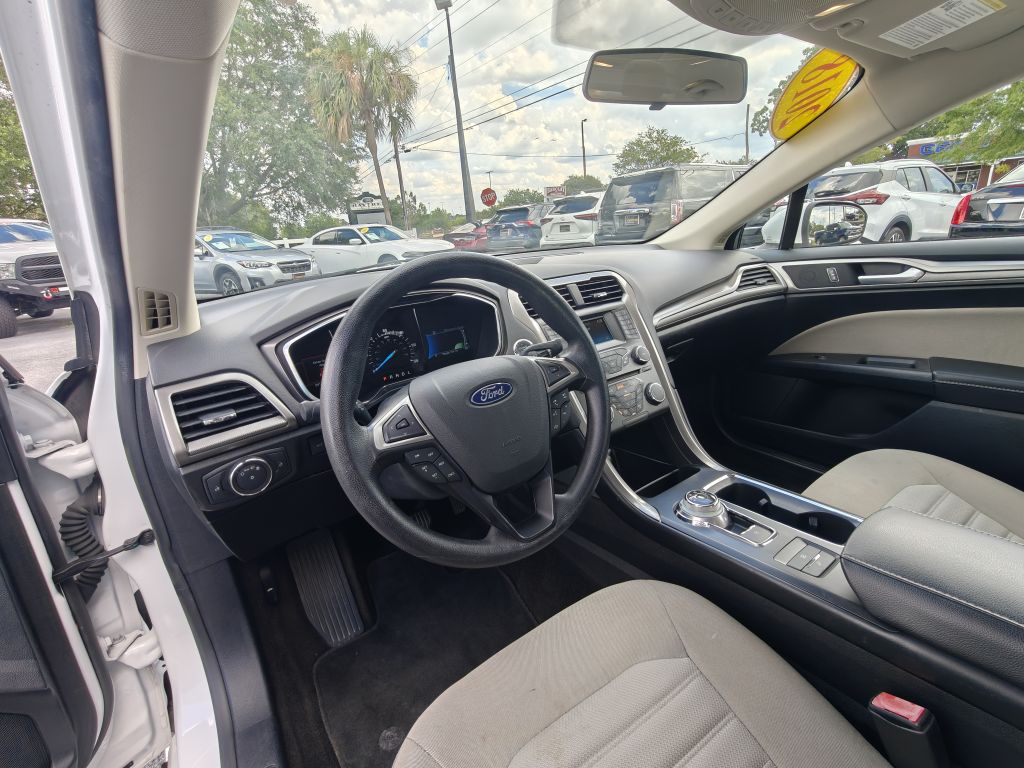 Photo 19 of this FORD FUSION HYBRID