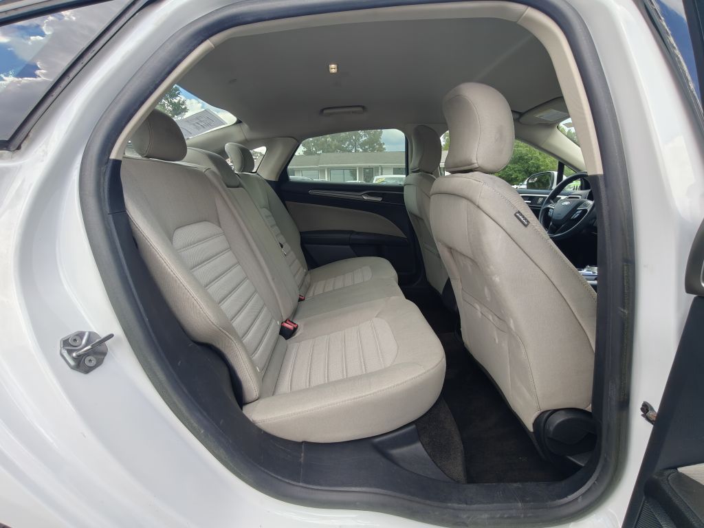 Photo 30 of this FORD FUSION HYBRID