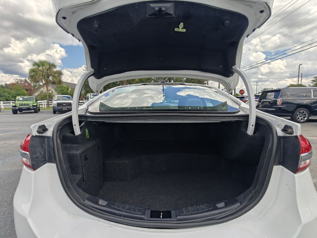 Photo 40 of this FORD FUSION HYBRID