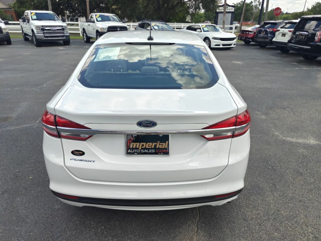 Photo 9 of this FORD FUSION HYBRID