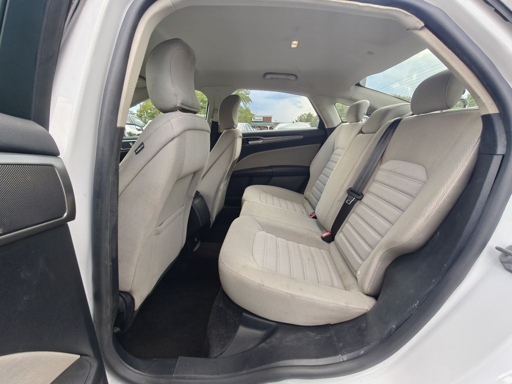 Photo 23 of this FORD FUSION HYBRID