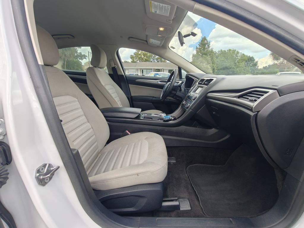 Photo 35 of this FORD FUSION HYBRID