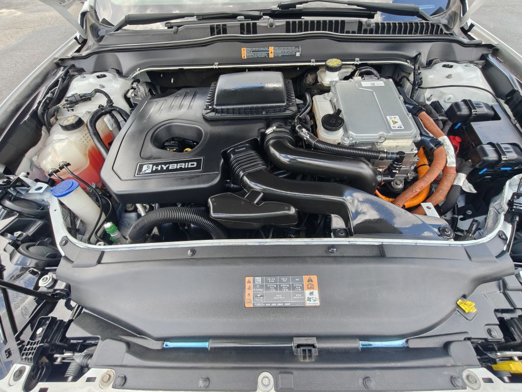 Photo 38 of this FORD FUSION HYBRID