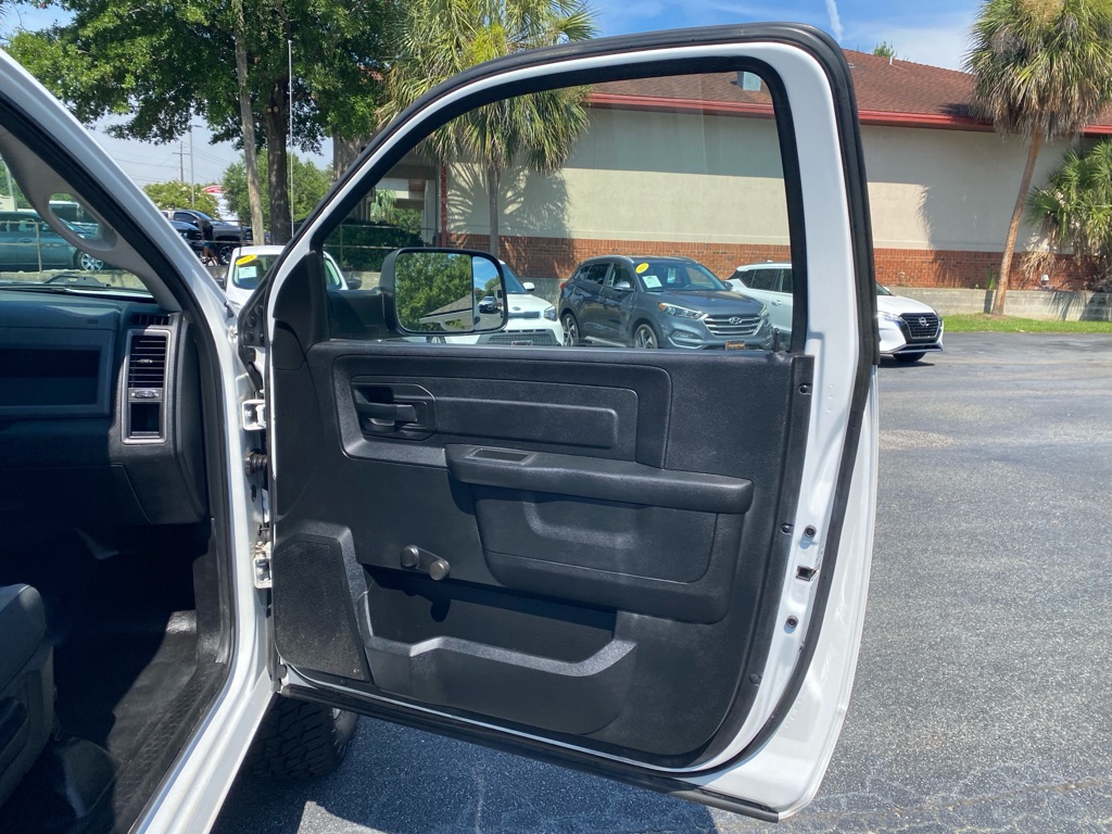 Photo 39 of this RAM 1500 CLASSIC