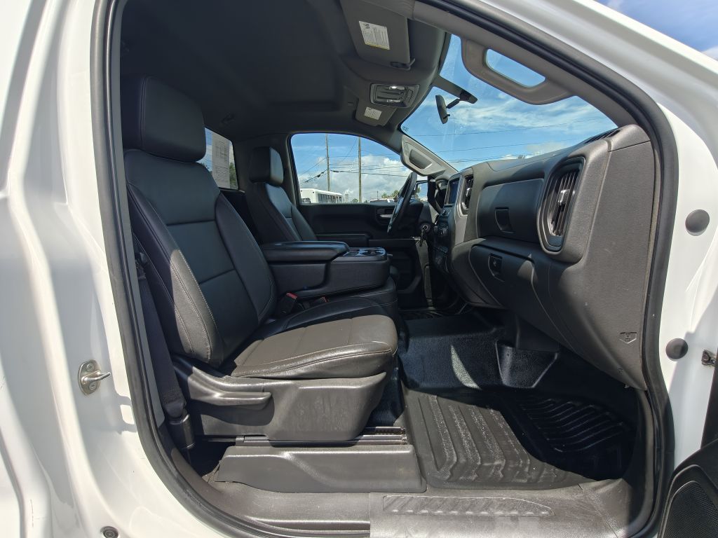 Photo 27 of this CHEVROLET SILVERADO 1500