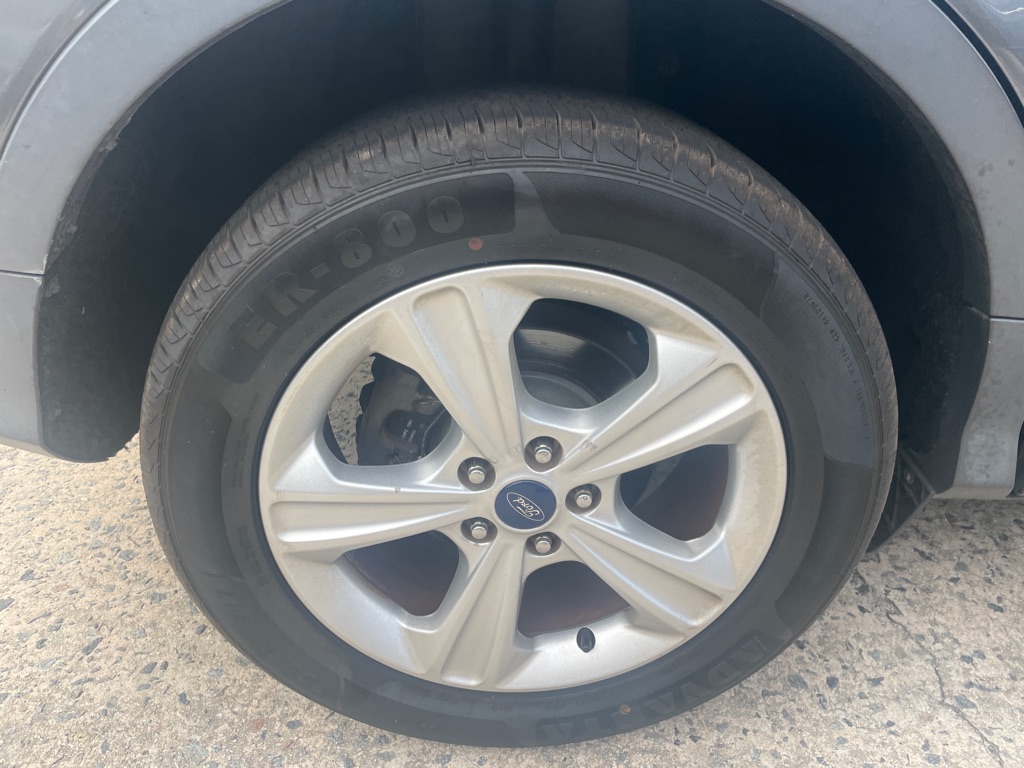 Photo 11 of this FORD ESCAPE