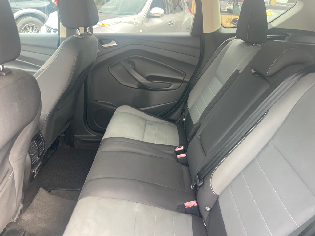 Photo 14 of this FORD ESCAPE