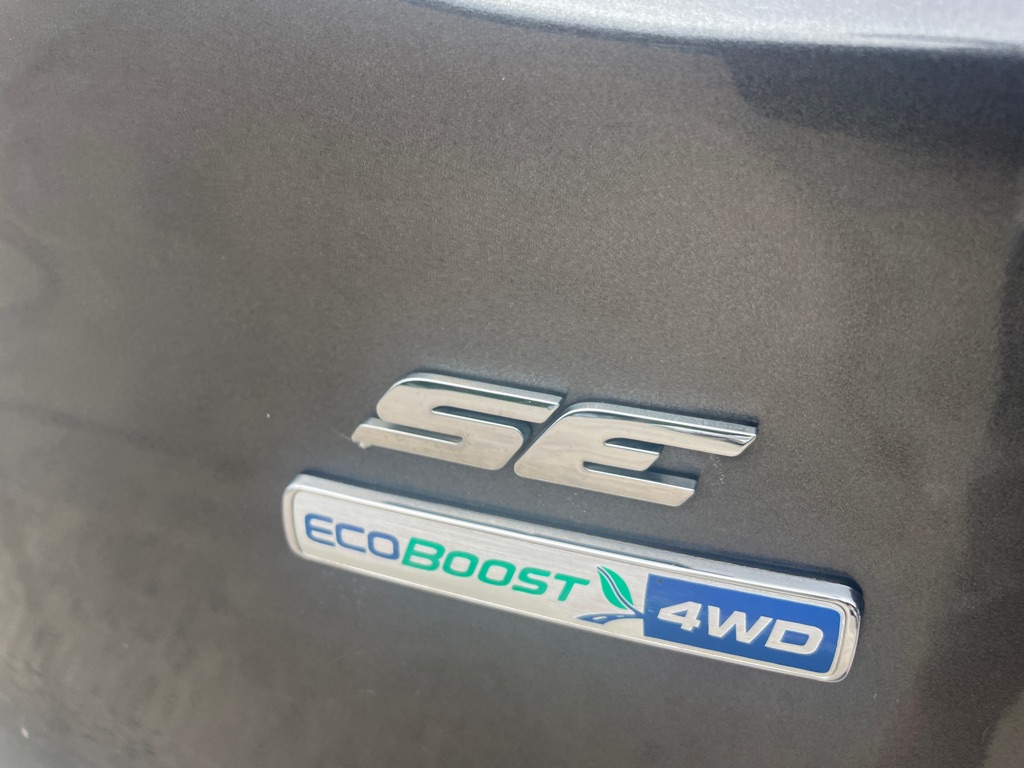 Photo 9 of this FORD ESCAPE