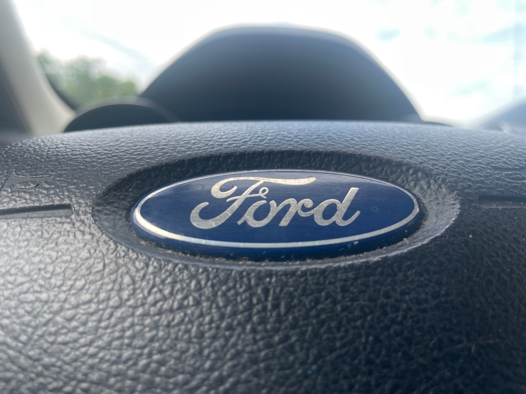 Photo 25 of this FORD ESCAPE