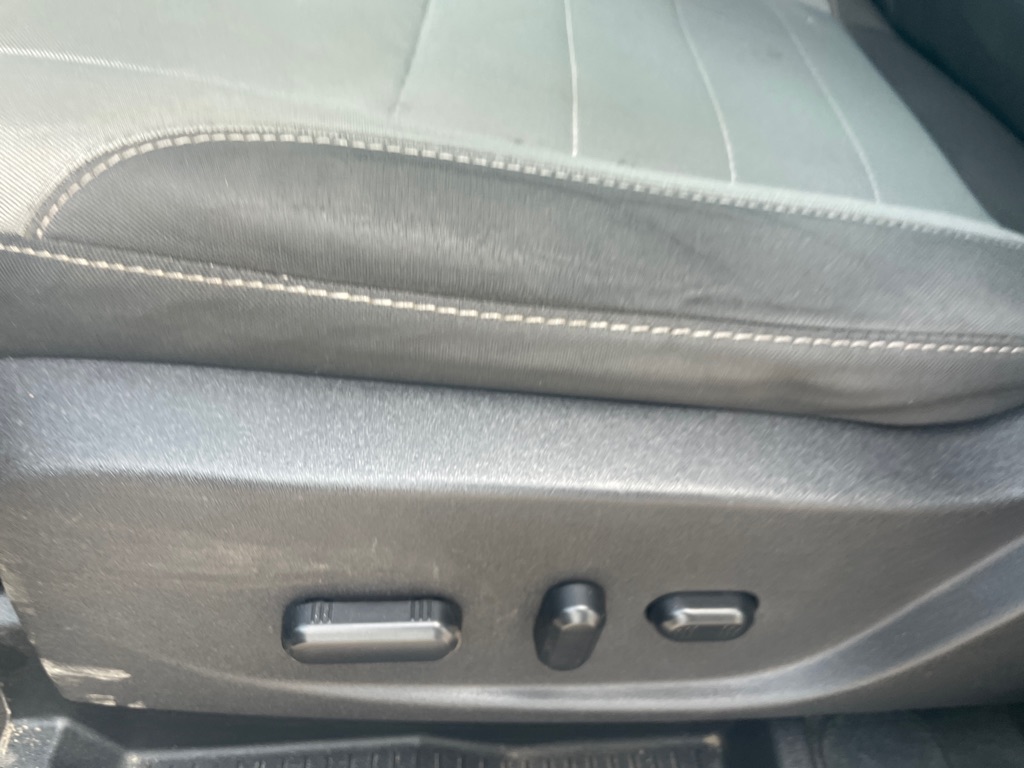 Photo 17 of this FORD ESCAPE
