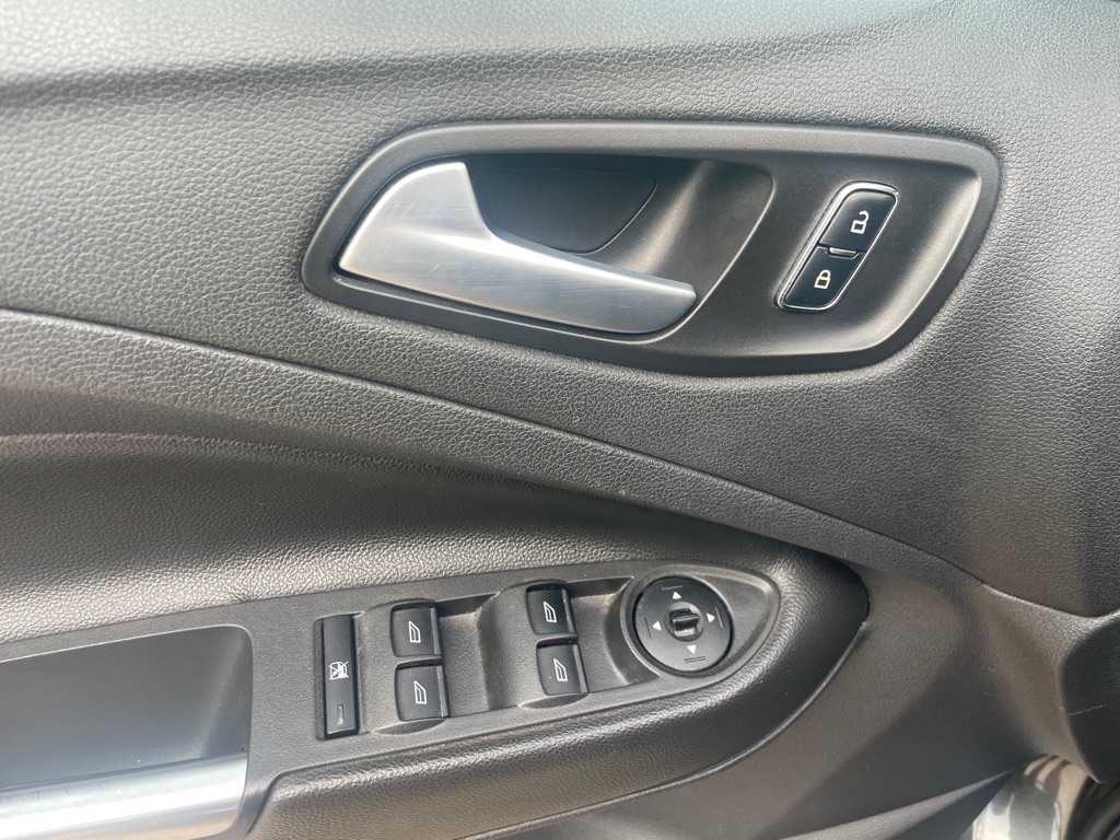 Photo 16 of this FORD ESCAPE
