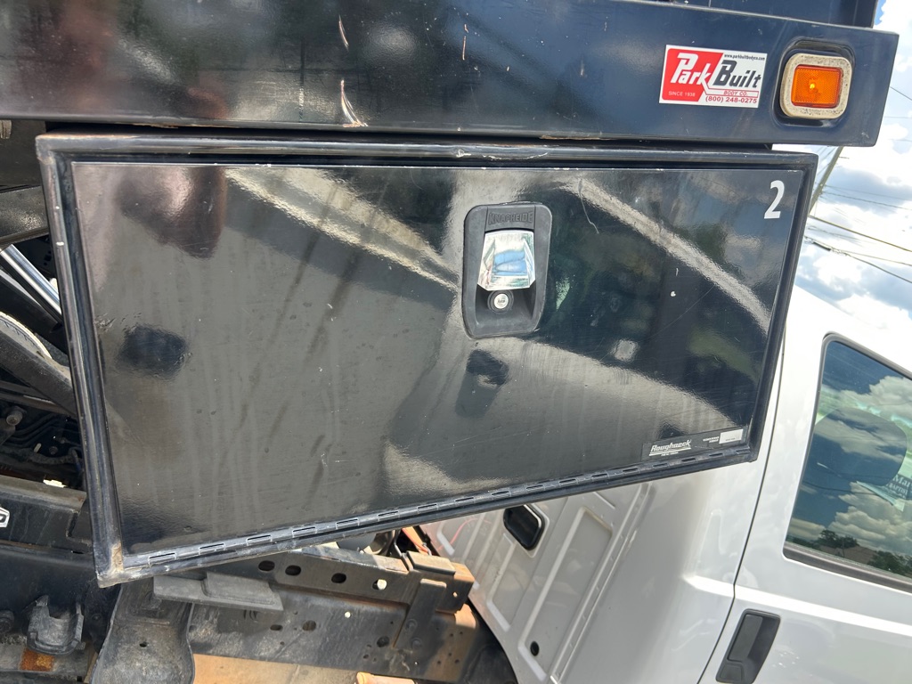 Photo 30 of this FORD F350 FLAT DUMP