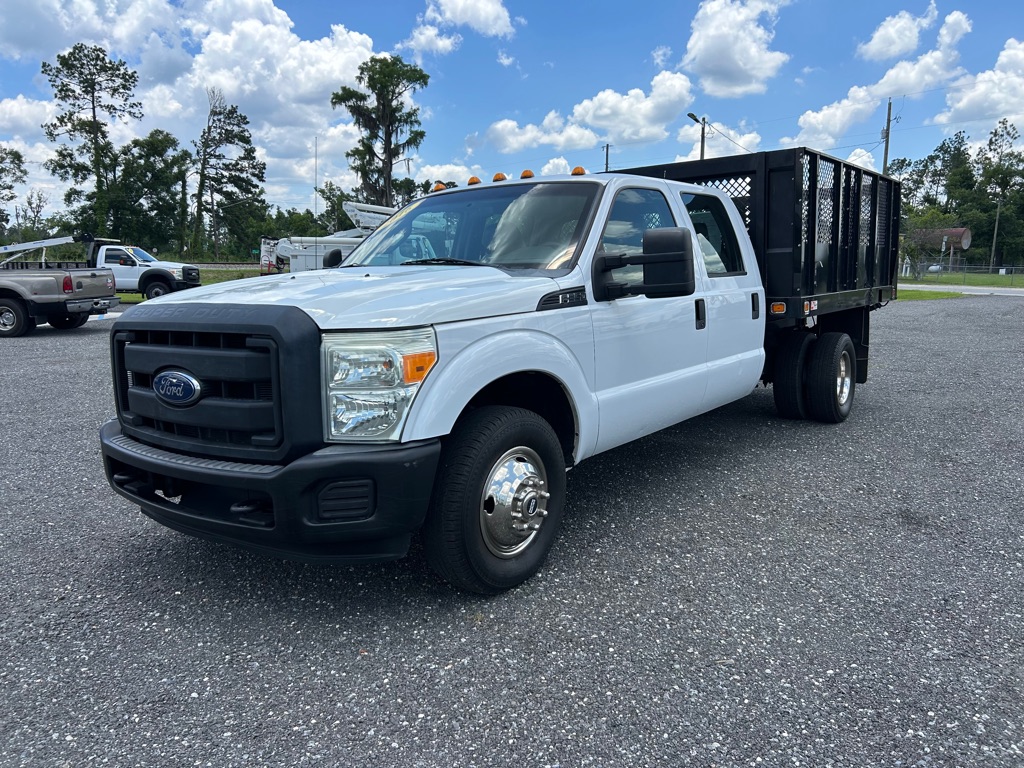 Photo 2 of this FORD F350 FLAT DUMP