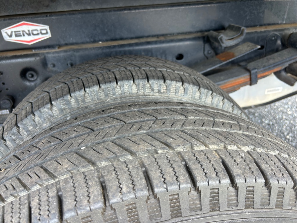 Photo 13 of this FORD F350 FLAT DUMP