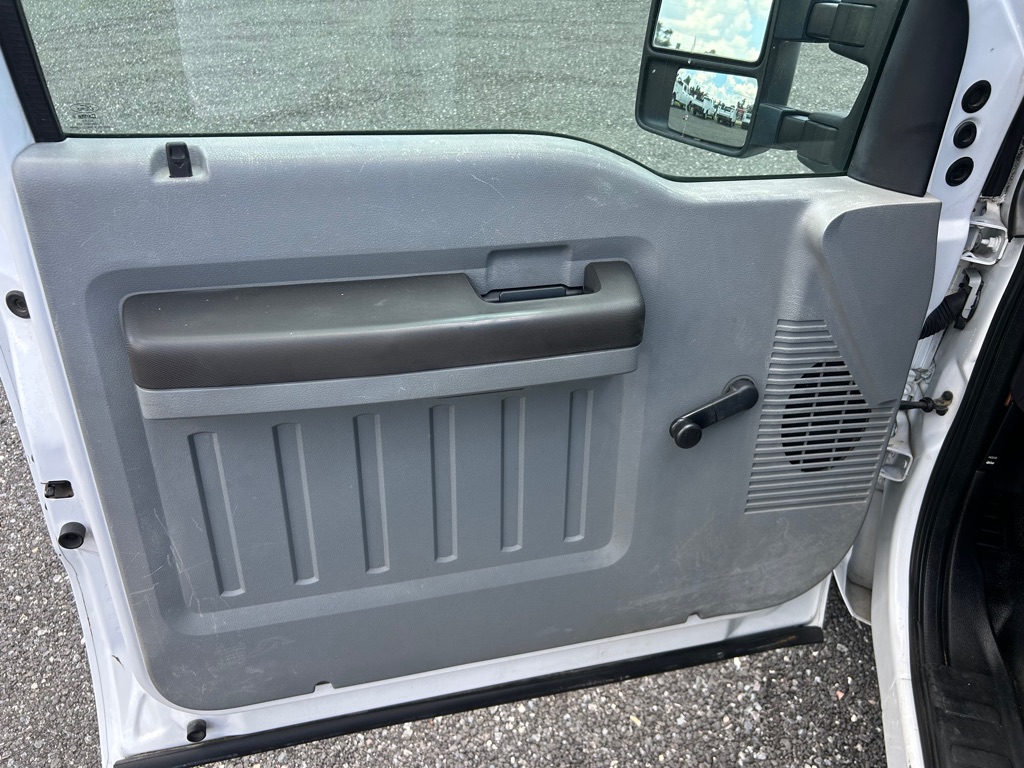 Photo 14 of this FORD F350 FLAT DUMP
