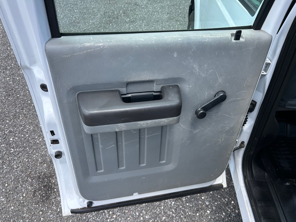 Photo 27 of this FORD F350 FLAT DUMP