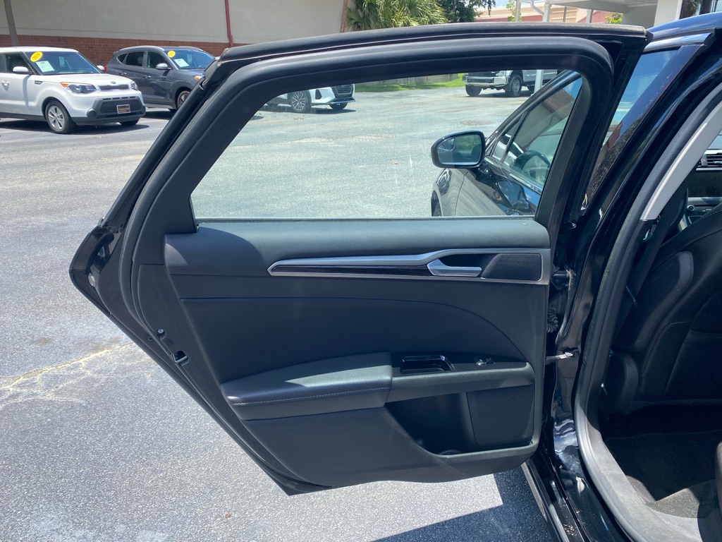 Photo 58 of this FORD FUSION