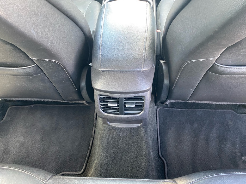 Photo 47 of this FORD FUSION