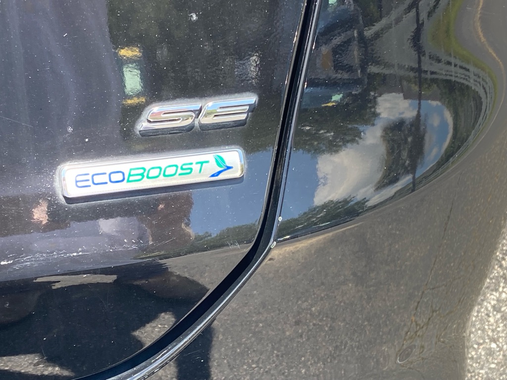Photo 10 of this FORD FUSION