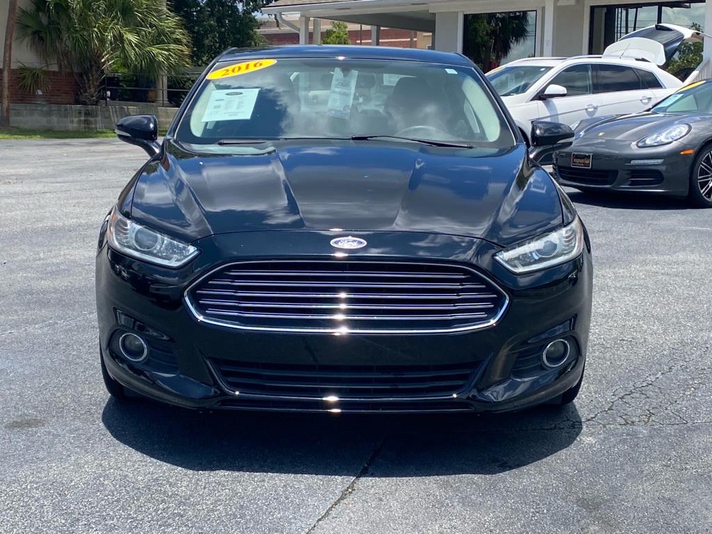 Photo 2 of this FORD FUSION