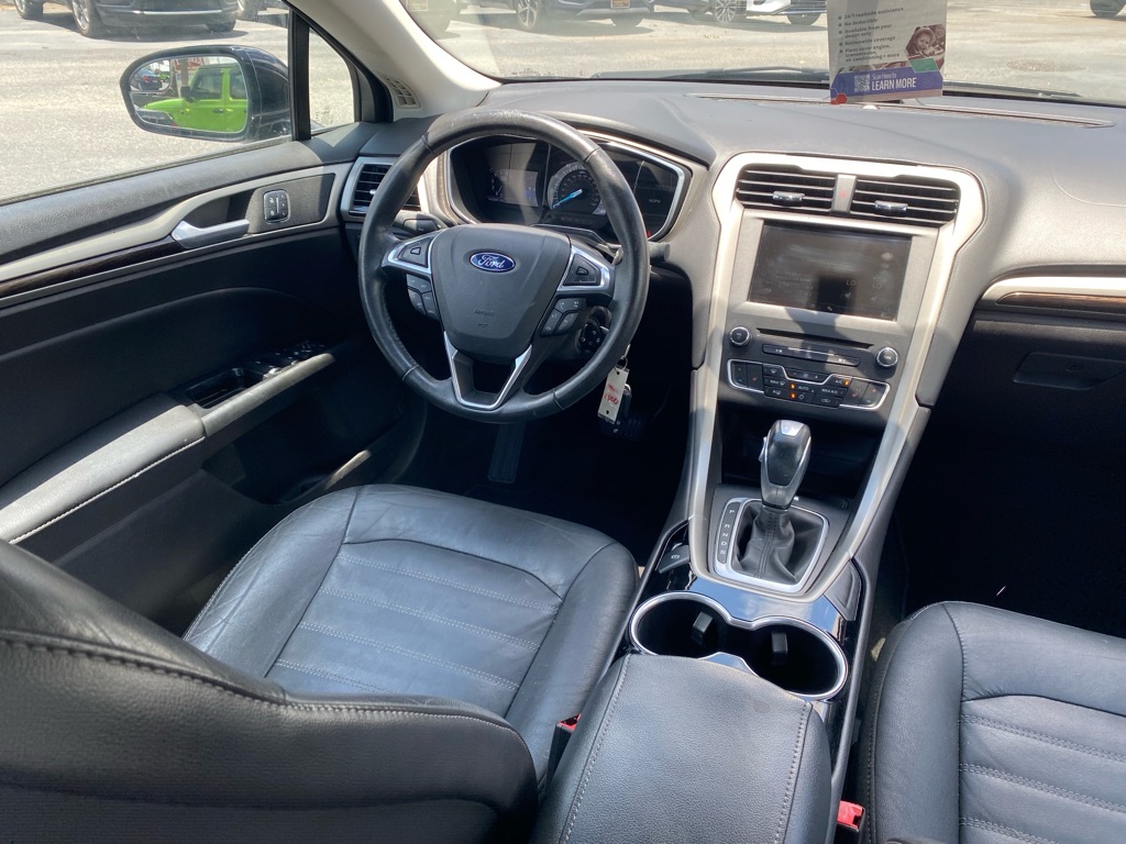 Photo 14 of this FORD FUSION