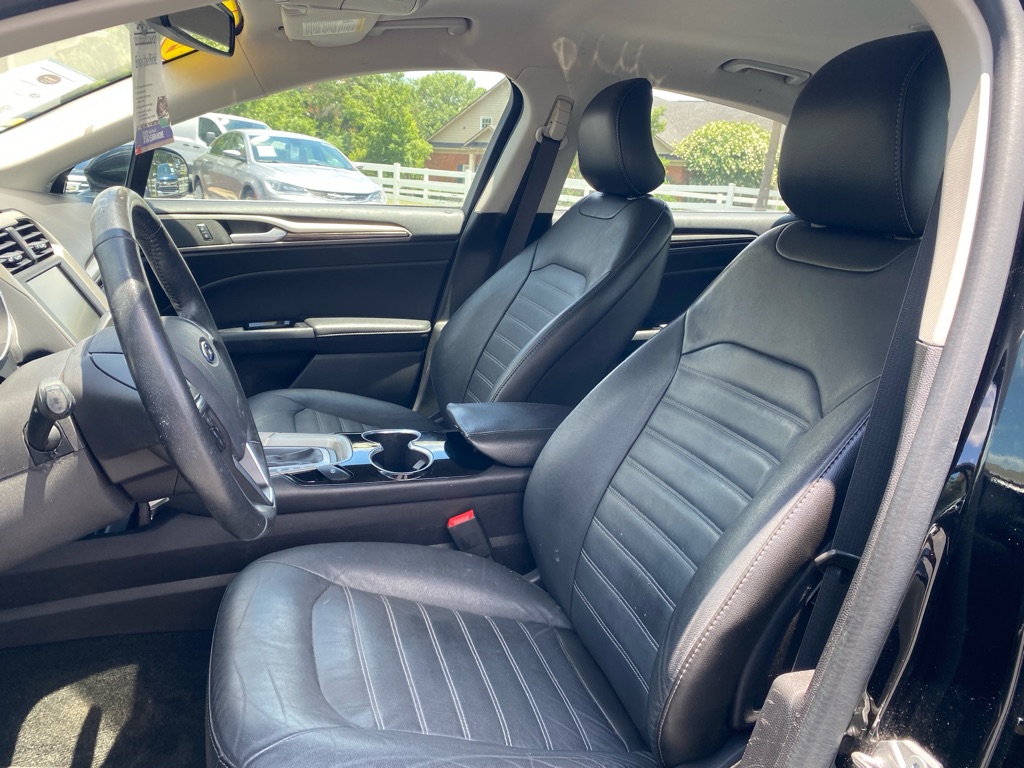Photo 29 of this FORD FUSION