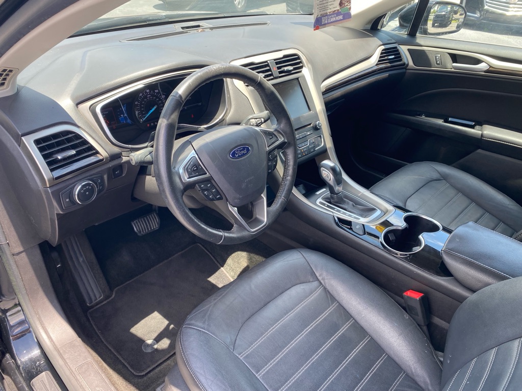 Photo 30 of this FORD FUSION